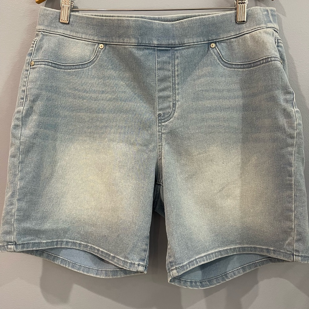 New Directions Pull On Elastic Waste Light Blue Denim Shorts Plus Size 14R